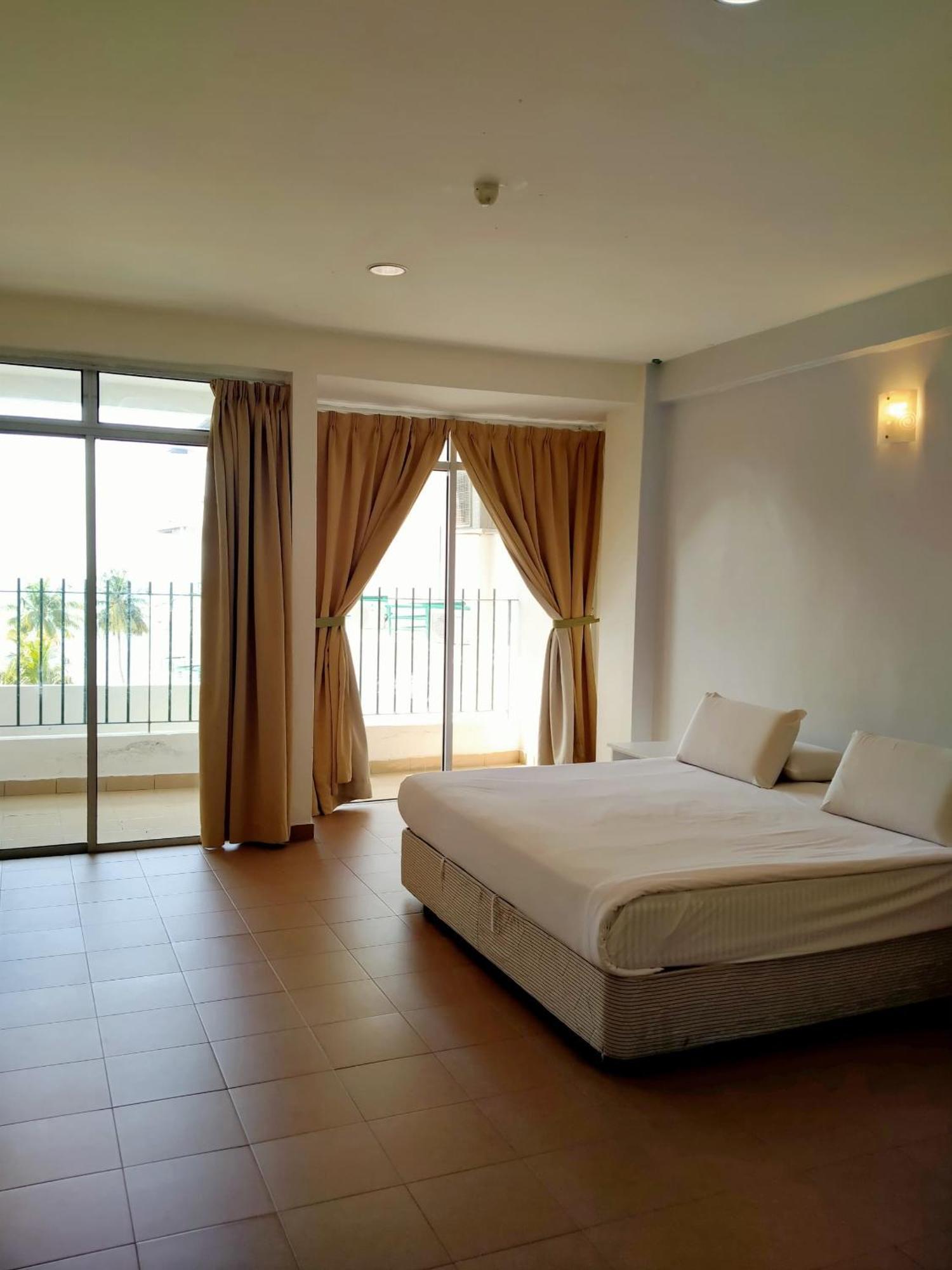Akar Beach Resort Port Dickson Exterior photo