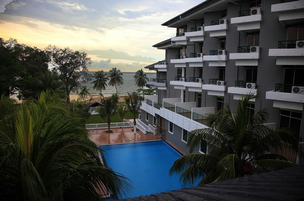 Akar Beach Resort Port Dickson Exterior photo
