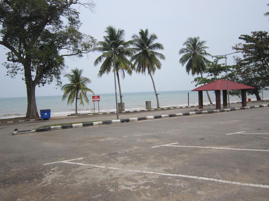 Akar Beach Resort Port Dickson Exterior photo